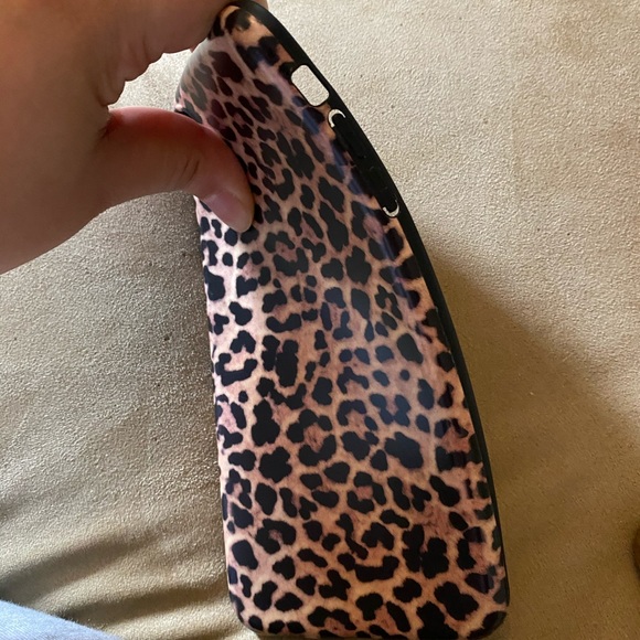 Leopard print phone case! - Picture 3 of 4